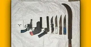 কুষ্টিয়ায় একটি বাড়ি থেকে অস্ত্র-গুলি উদ্ধার